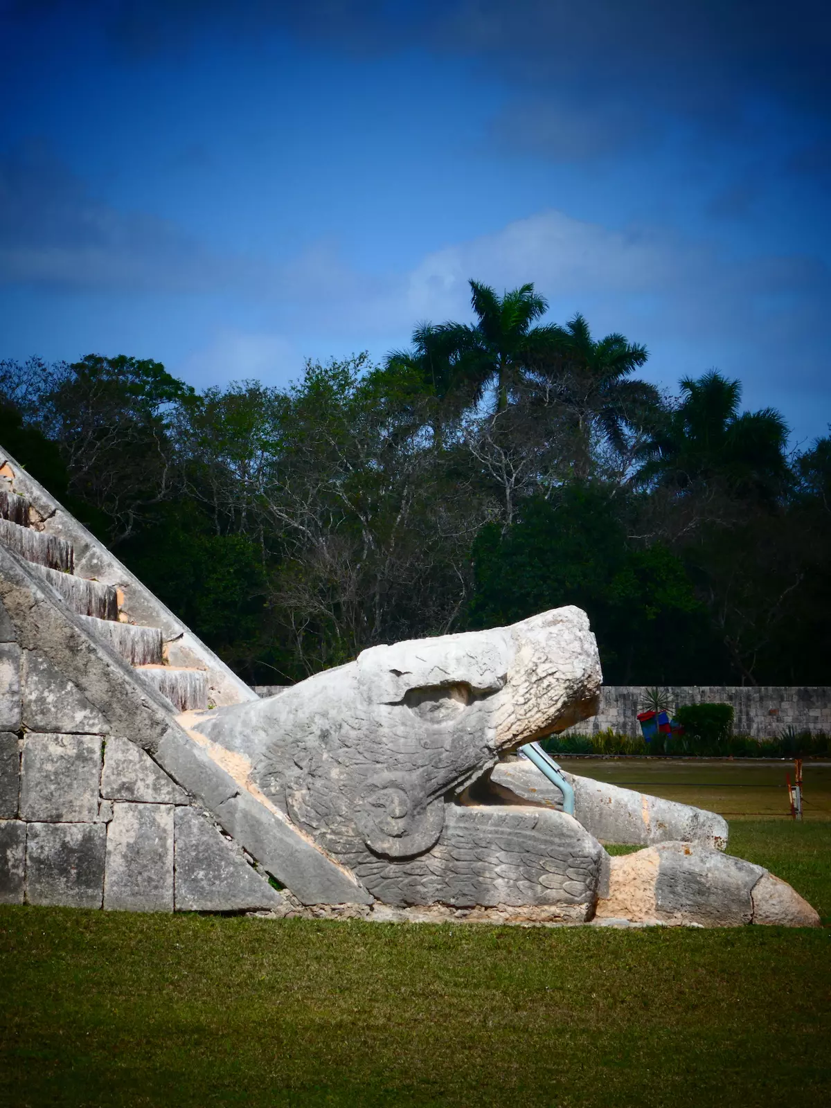 vista de la serpiente en chichén itzá