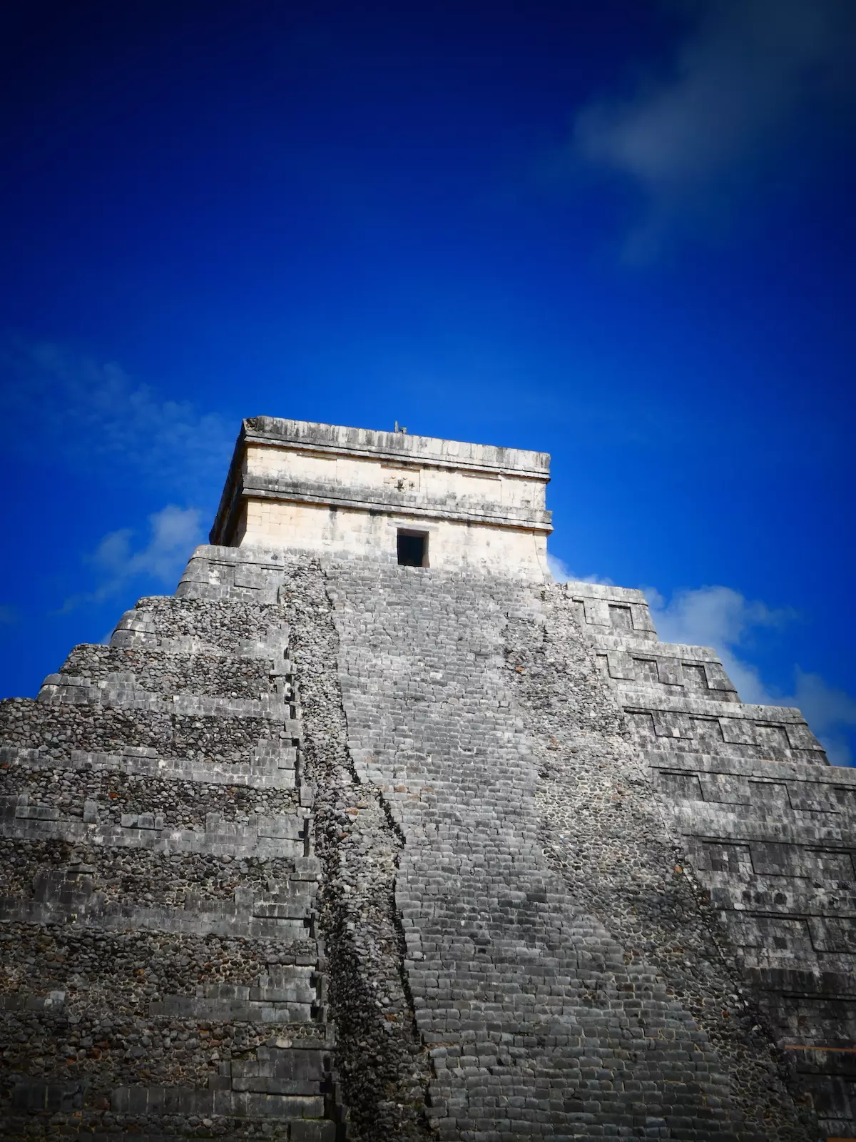 piramide del adivino de chichén itzá