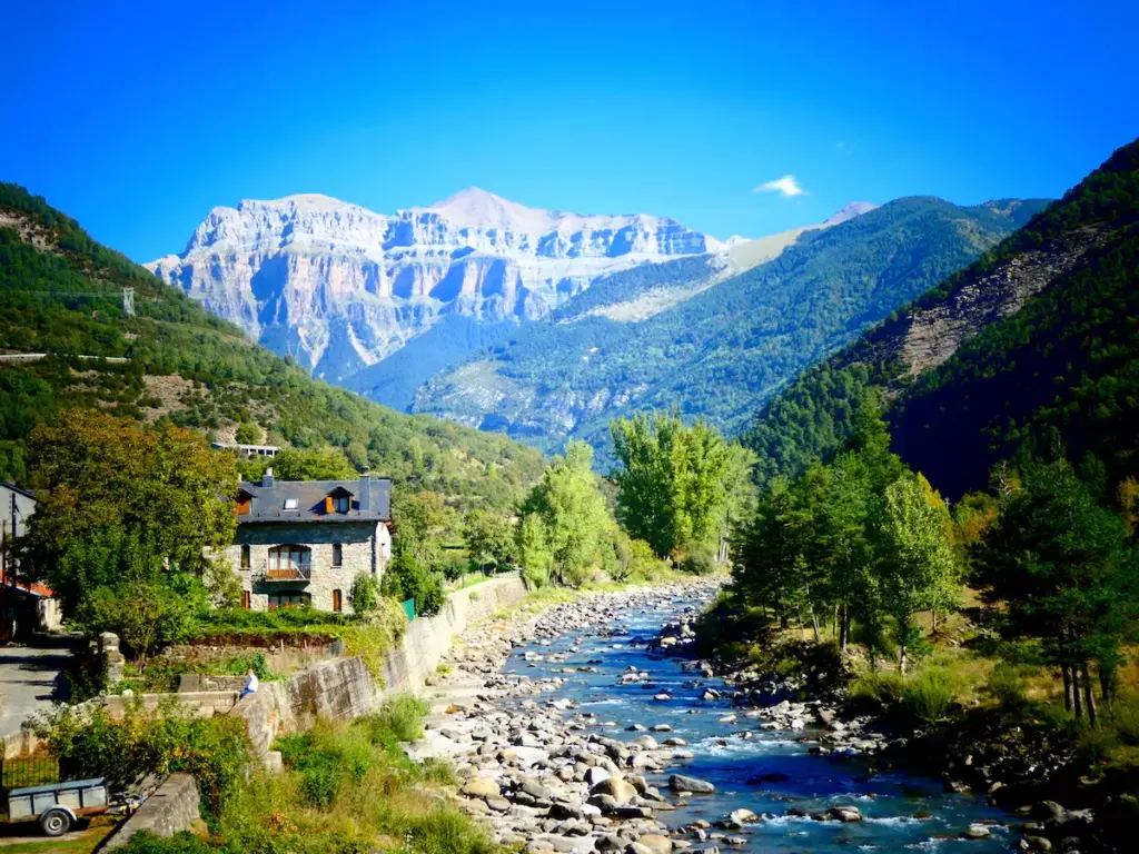 Los 12 pueblos más bonitos que hemos visitado en Huesca
