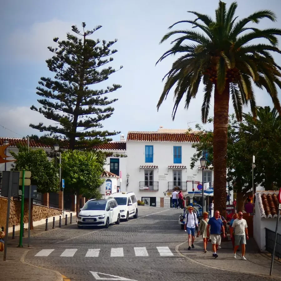 donde aparcar en Frigiliana