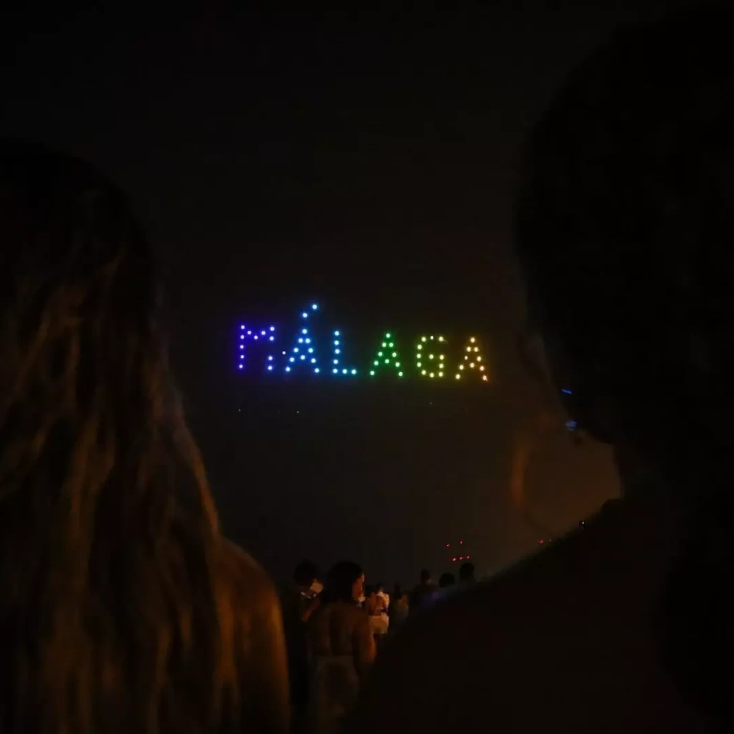 espectáculo de drones feria de málaga 2025