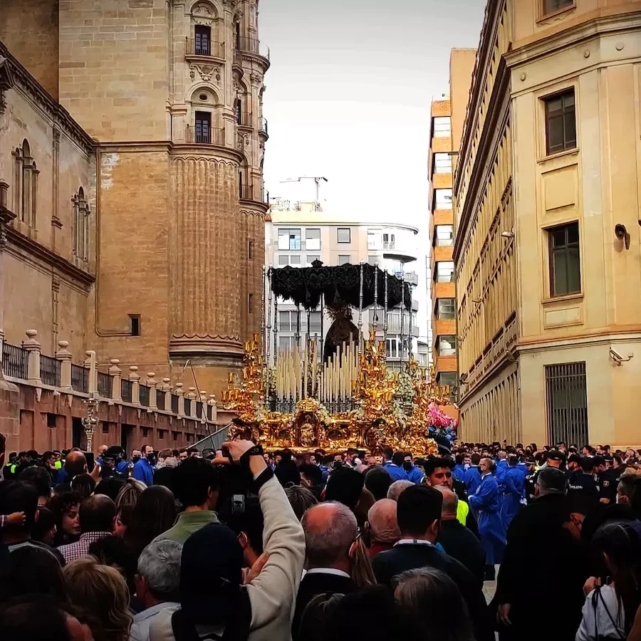 trono en málaga junto catedral